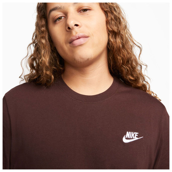 Nike Ανδρική κοντομάνικη μπλούζα Sportswear Club Nike Ανδρική κοντομάνικη μπλούζα Sportswear Club